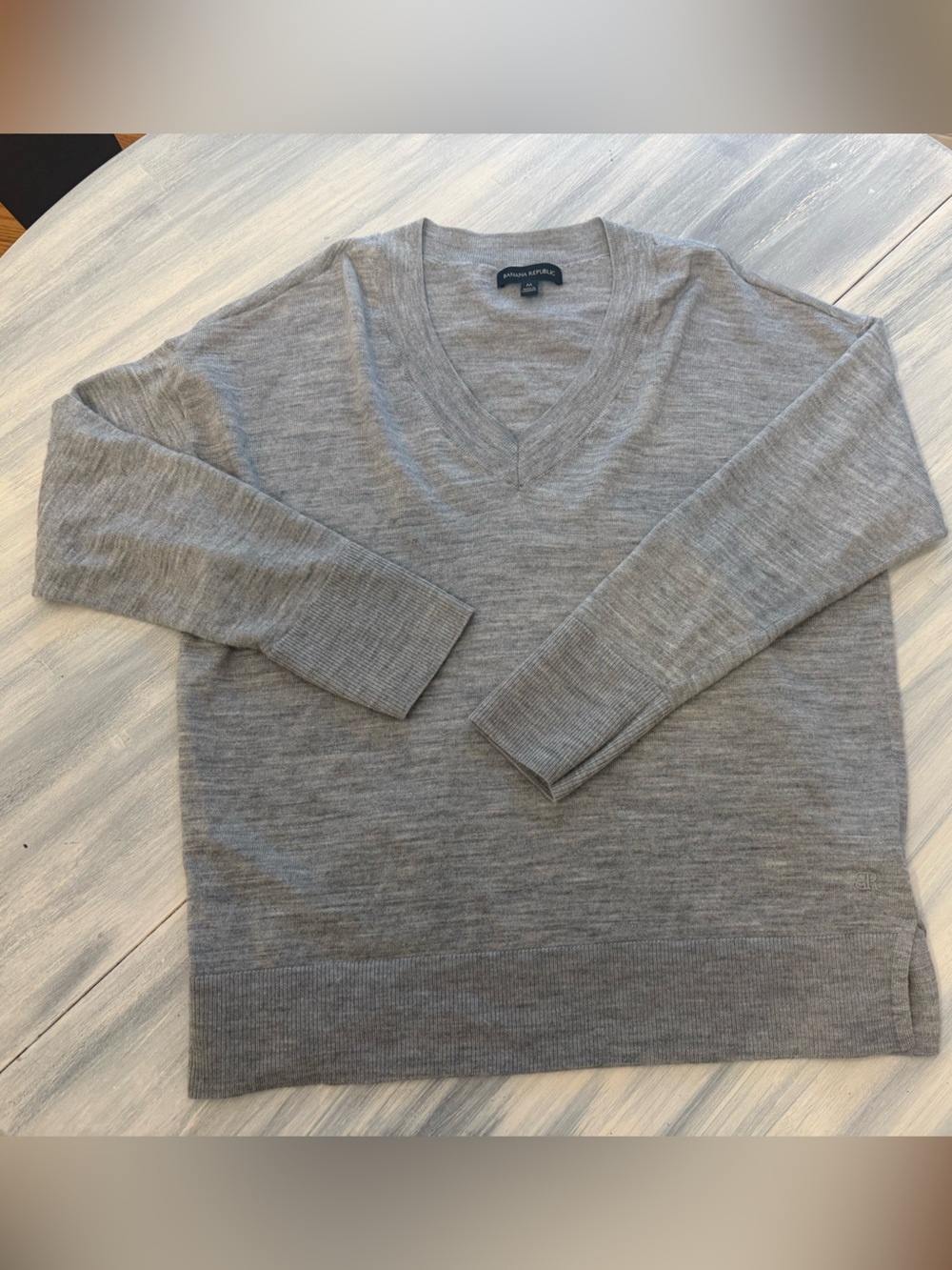 Banana Republic 100% Marino Wool V Neck Sweater Preppy Collegiate Academia